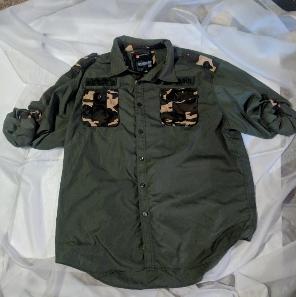 Akademiks Size 4XL Army Green Camouflage Shirt